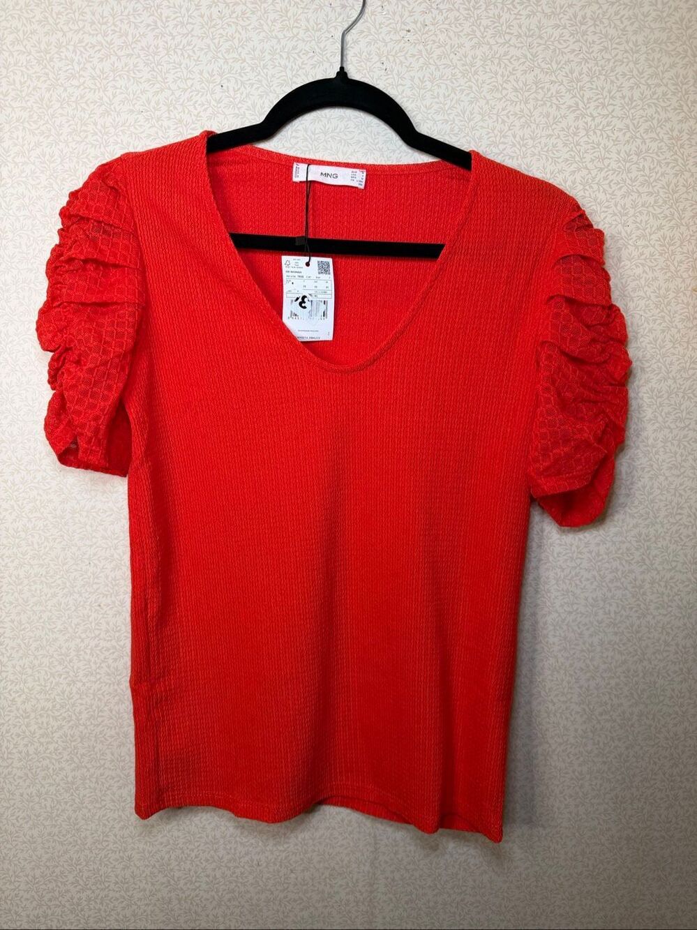 NWT Mango puff sleeve top